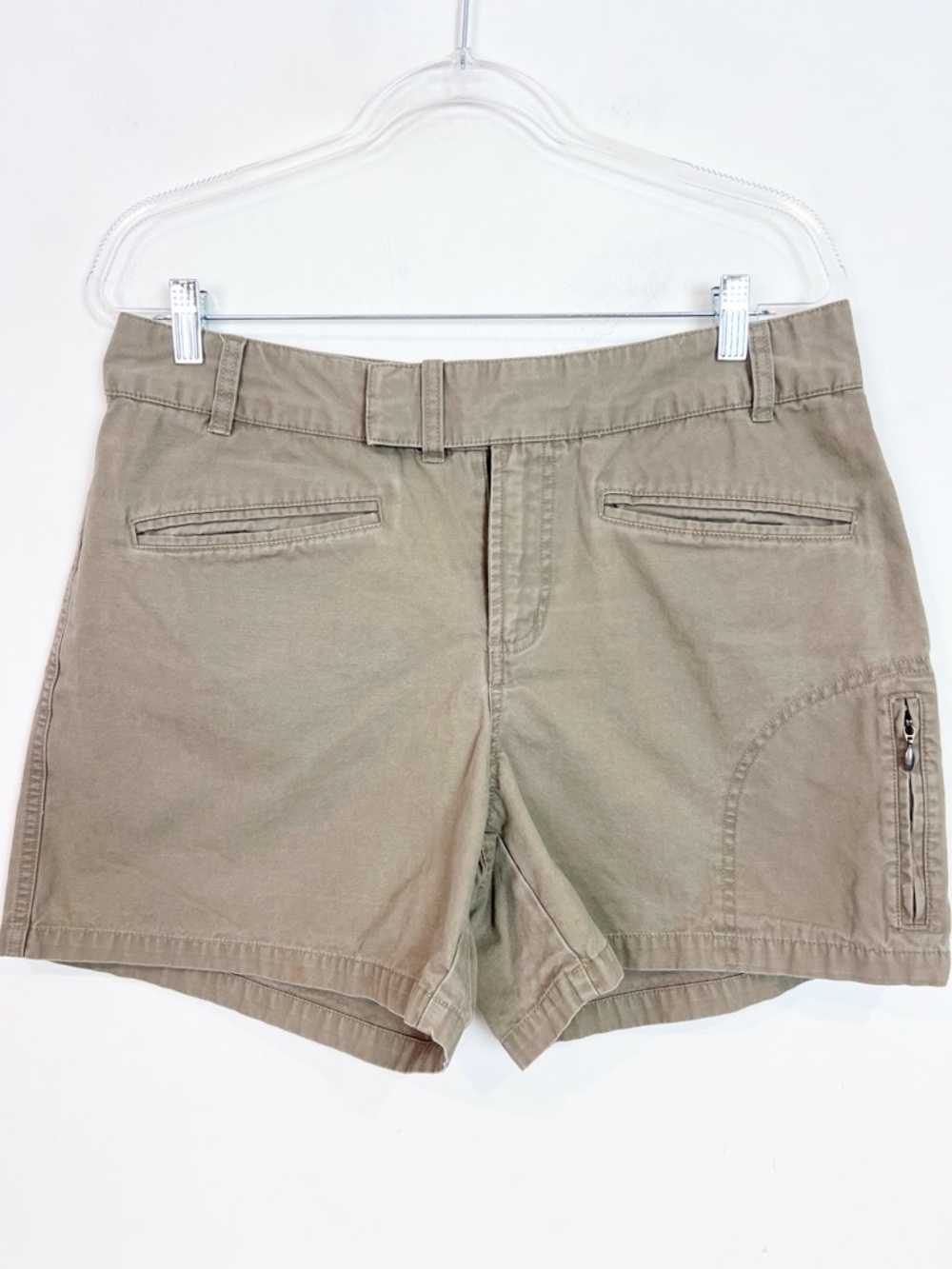COLUMBIA KHAKI FLAT FRONT SHORTS WITH ZIPPER POCKET WOMENS SZ 14
